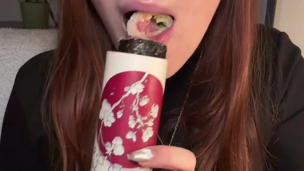 Trying the new viral push pop rolls!!