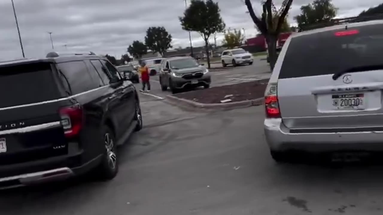 Liberal activists BOXED IN ICE agents outside of a Home Depot in Illinois