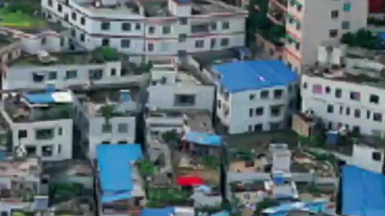 Chinese are painting their roofs blue