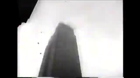 B-25 Bomber crash into the Empire State building in 1945