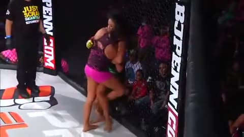 MMA: fashion ladies fight
