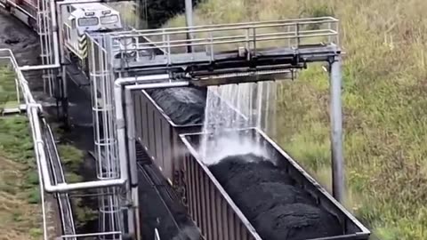 😮💧 Why Is Water Sprayed on Coal During Transportation? The Science Will Surprise You! | FeedMyCurios
