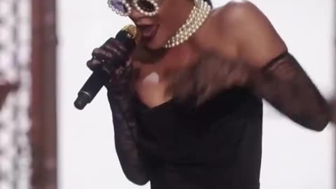 FASHION and MUSIC icon Rihanna performing at Victoria Secret Fashion Show #x #VSFashionShow β€οΈπ₯