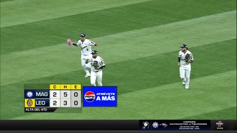 Orlando Arcia salvando carreras