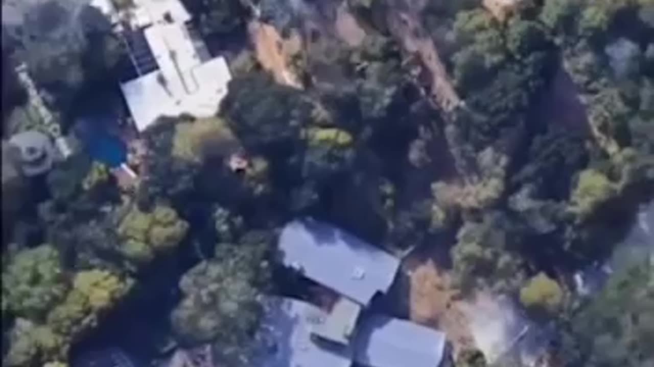 Gavin Newscum's mansion. Is that a blue roof?
