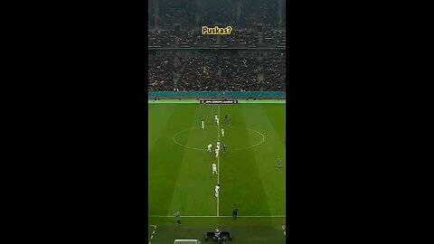 The art of defending 🎨 - UEFA