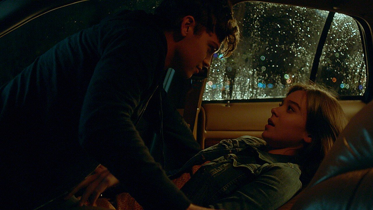 Hailee Steinfeld Kissing Scene in The Edge of Seventeen