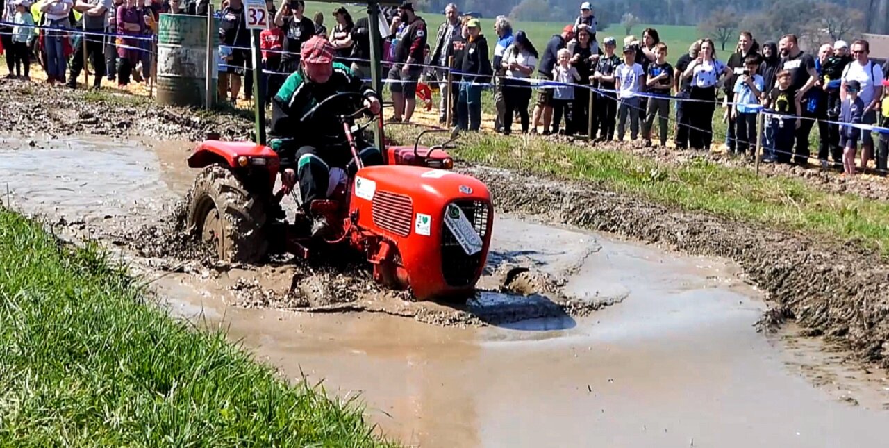 BEST OF AMAZIN SMALL OLD HOME TRACTORS