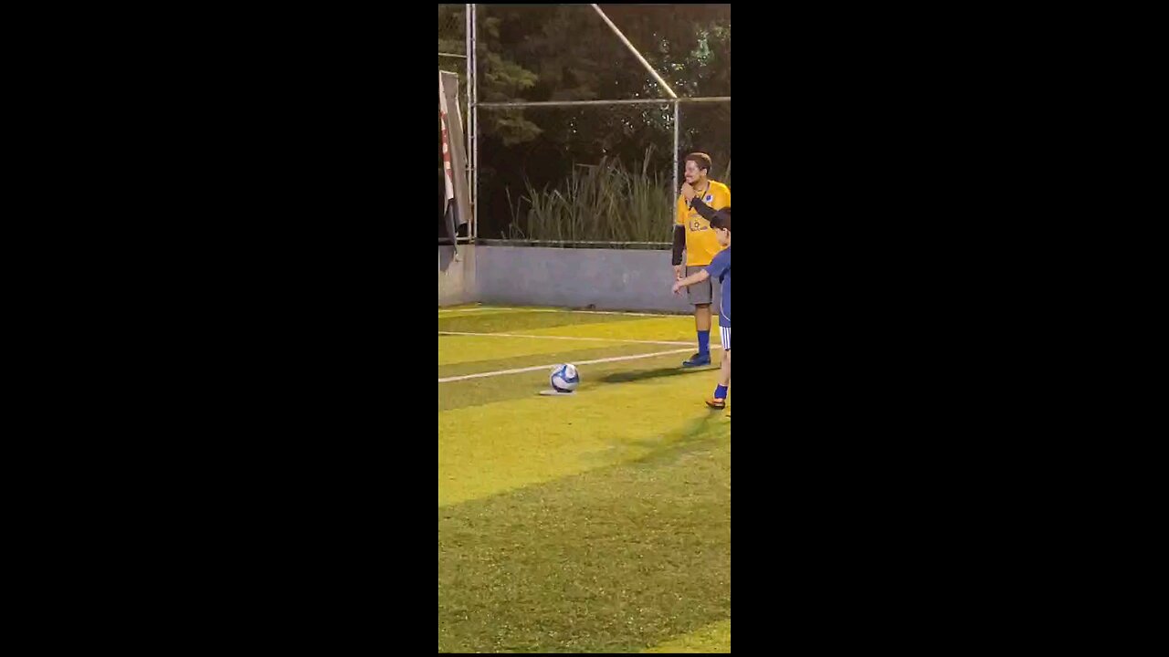 @bernardocanhoto youtube #penalty #left-leg🙂🙇🏻‍♂️"me treinaram para ser o cobrador" #soccer