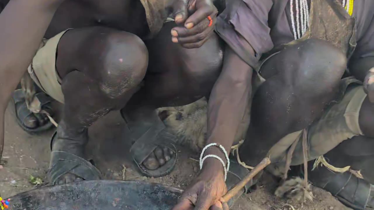 Wow, that's delicious 😋😲😍 Lunch, Today Great day😊hadza hunt's enjoy After Successful hunt