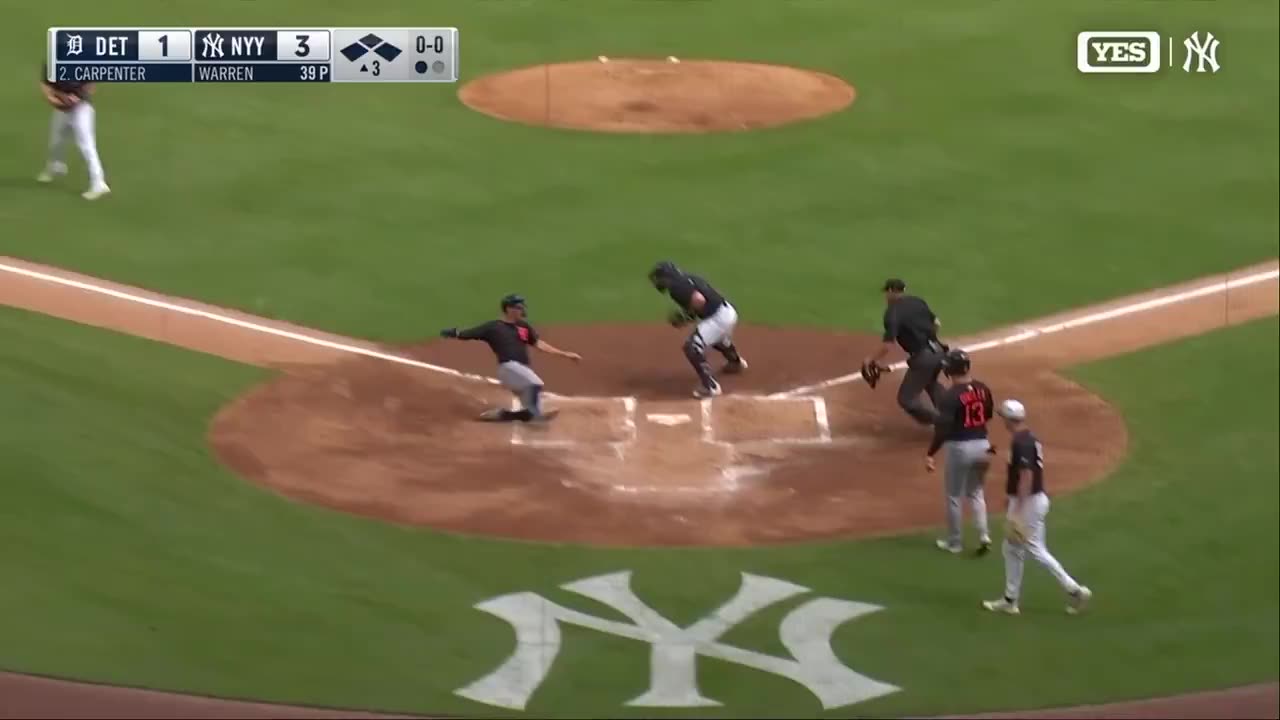 MLB Gleyber Torres doubles home a pair of runs against the Yankees 👀