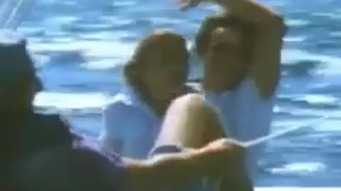 Jaws 2 Trailer