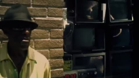 Gym Class Heroes: Stereo Hearts ft. Adam Levine [OFFICIAL VIDEO]