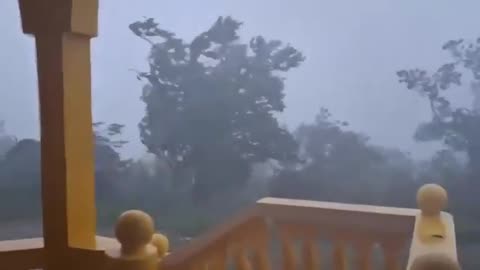 Hurricane Mellisa approaches Jamaica, unleashing catastrophic winds on Junction, St. Elizabeth