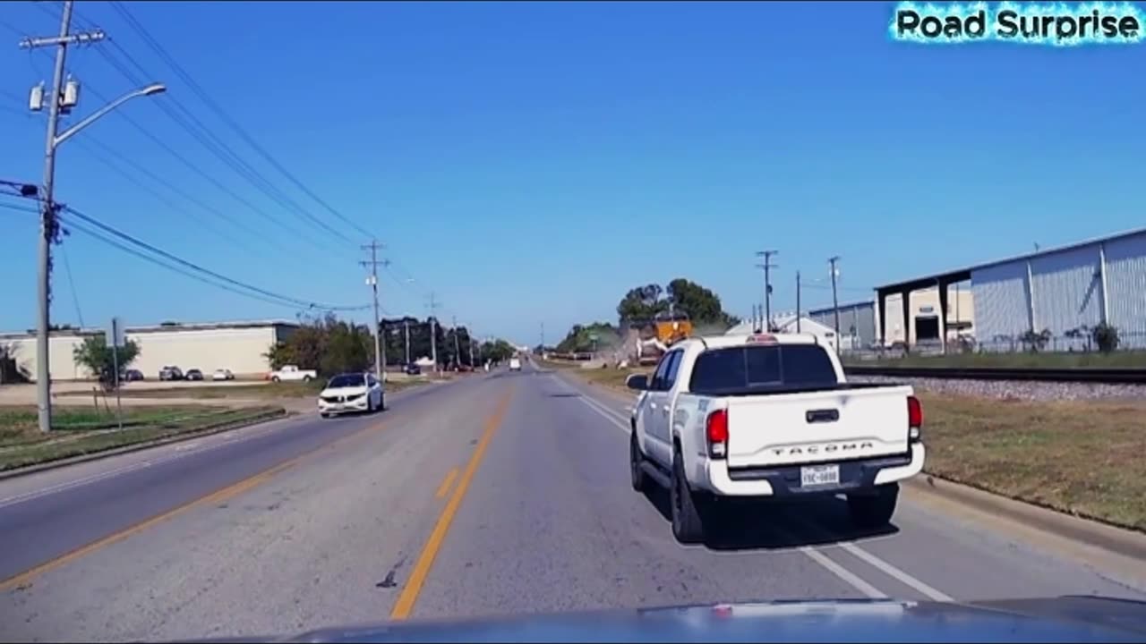 Roundabout Chaos! 🔄