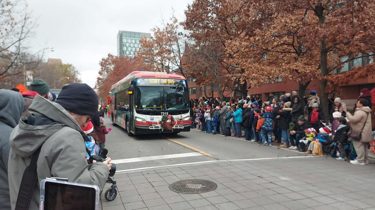 【4K】Santa Claus Parade 2025 🎅✨Toronto Parade Canada 🇨🇦
