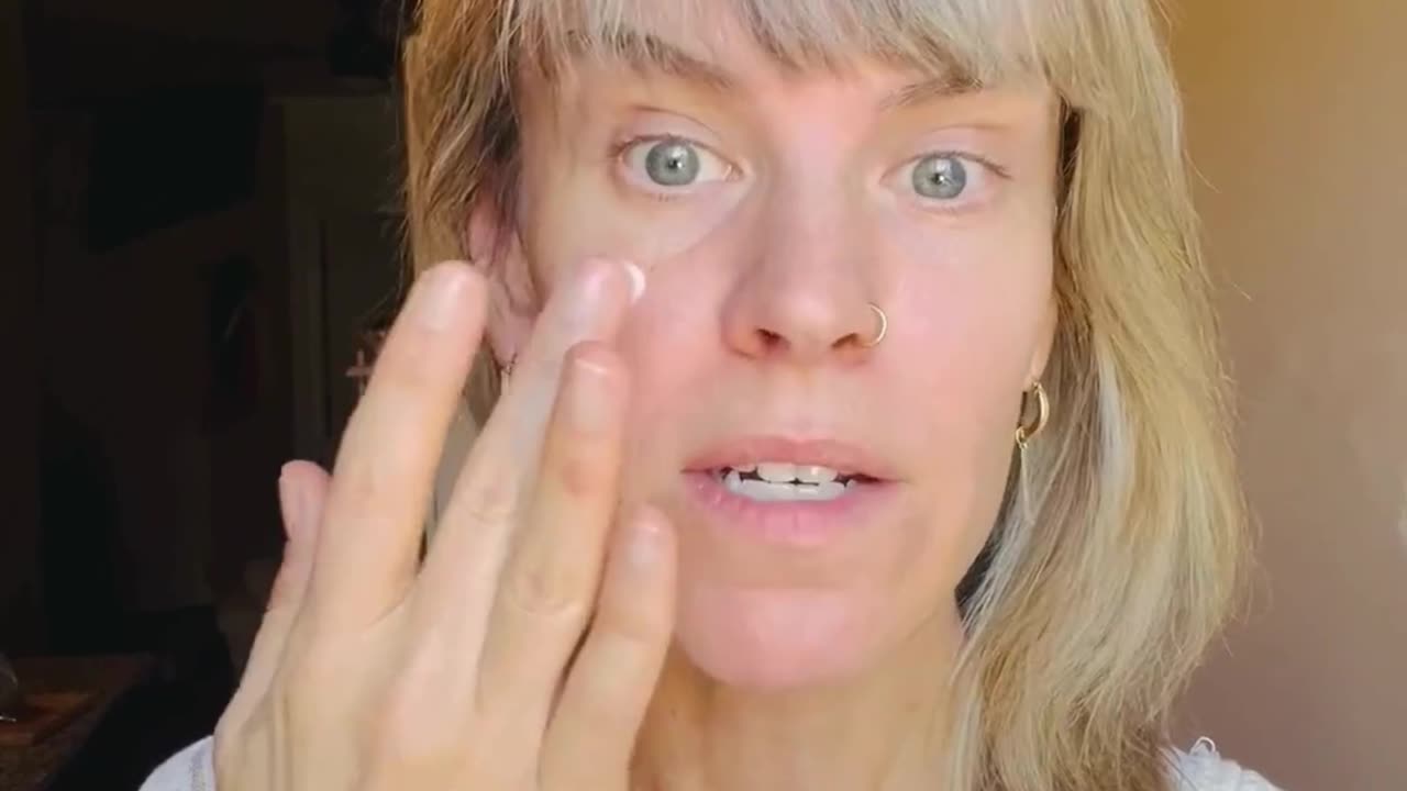 Finally! A Lightweight Gel Moisturizer for Sensitive Skin That Glows