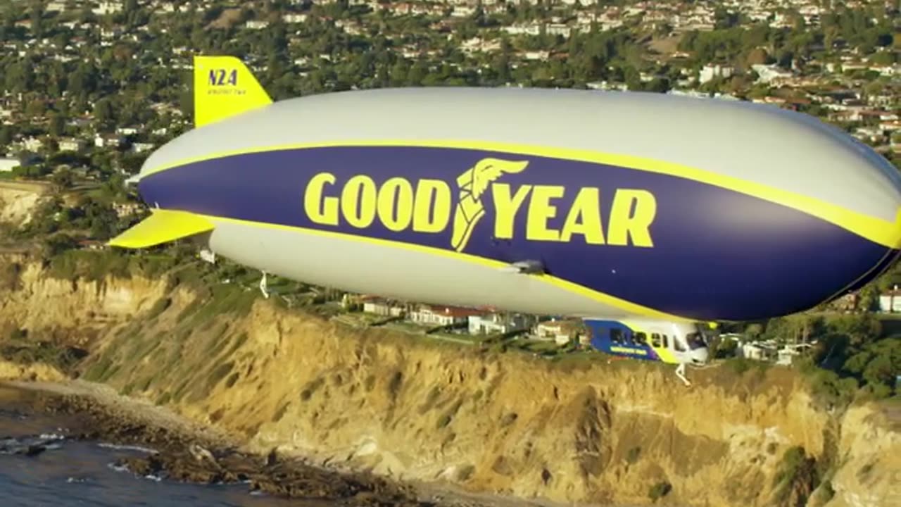 🚁✈️ Blimp Pilots Take You On An Unforgettable Flight! | FeedMyCuriosity