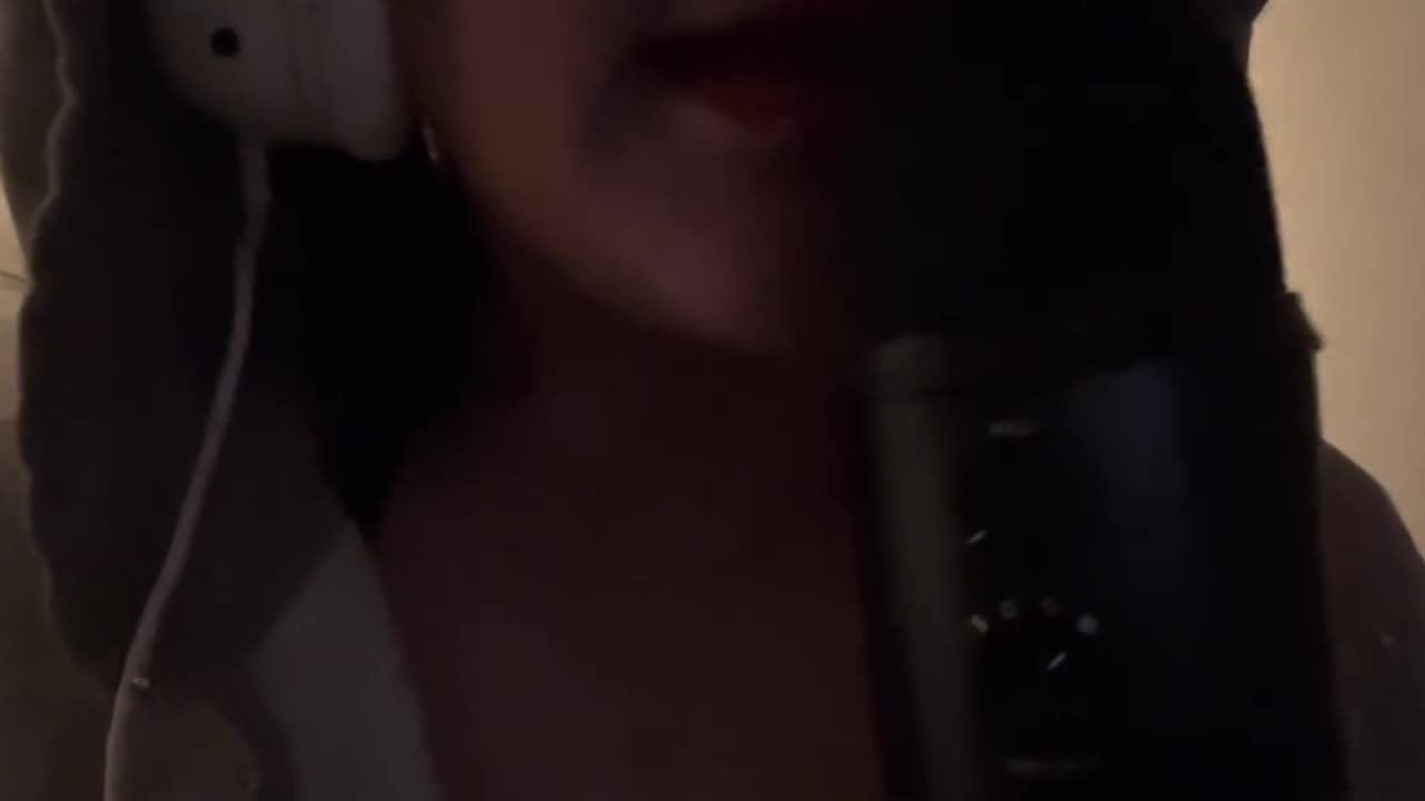 ASMR repeating the word ＂Tingly＂