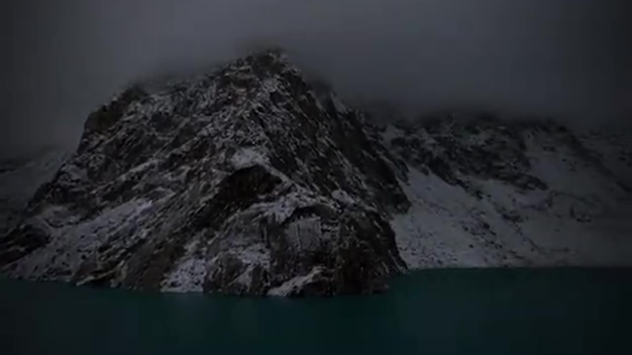 Attaabad Lake in Winter 🥶 The heaven