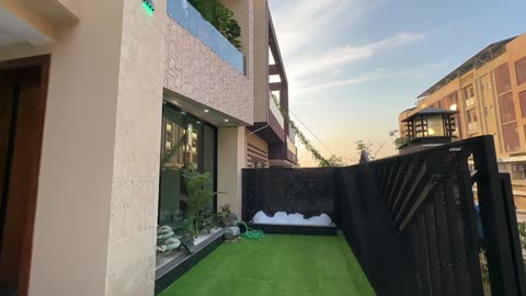 10 Marla Modern Facade House for Sale Bahria Town Phase 8, Rawalpindi Prime Location