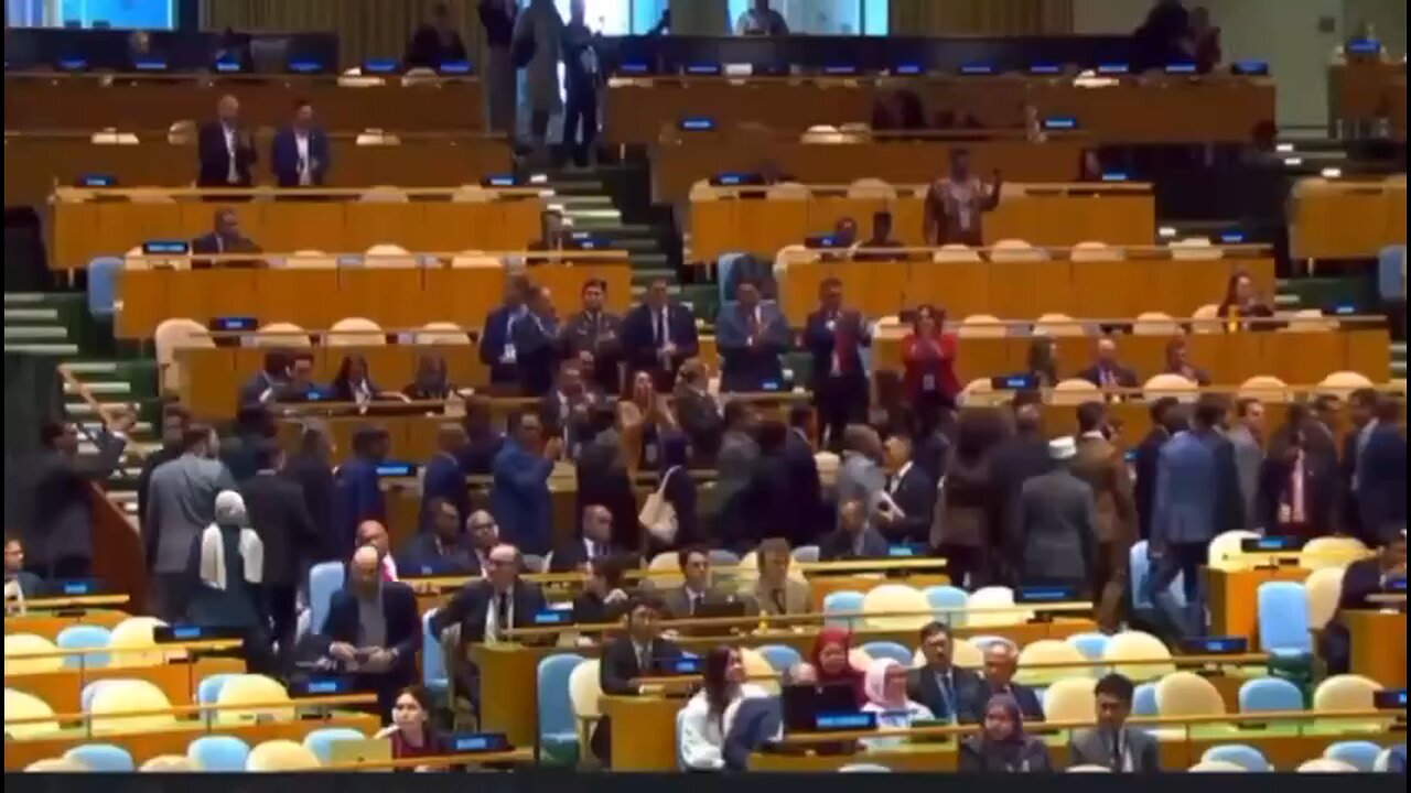 🚨 Diplomats walk out as Israeli PM Netanyahu begins UN speech