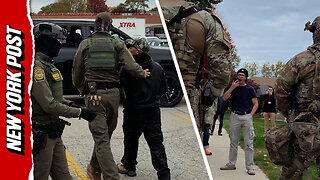 Federal agents carry out immigration arrests in Chicago on October 31 amid 'Operation Midway Blitz'
