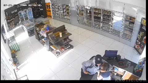 Employed girls are no match for two thieves - Argentina