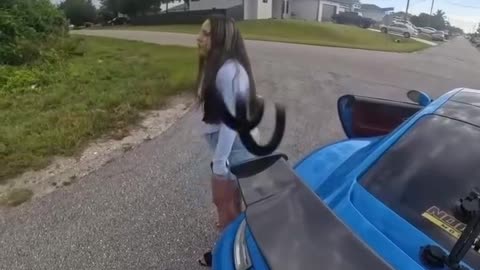 Trashy Woman Road Rage in FL, Pulls Pistol on civilians