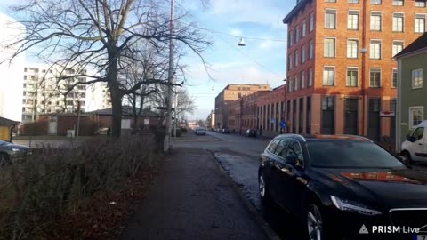 tar er ut på en promenad runt röda stan i Marielund Norrköping