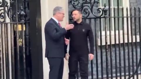 Zelensky ucraino è arrivato al numero 10 di Downing Street a Londra