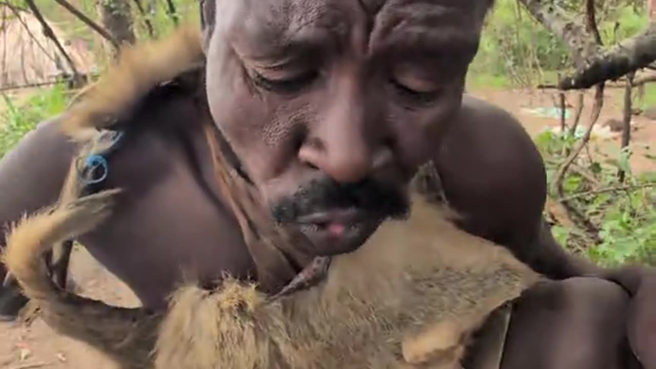 Amazing fruit 🍎😄😍😳🤤 see oldman hanza enjoying breakfast