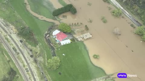 Communities cut off after 'worst flooding in decades' hits North Island