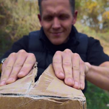 BOX WITH A SURPISE INSIDE😲