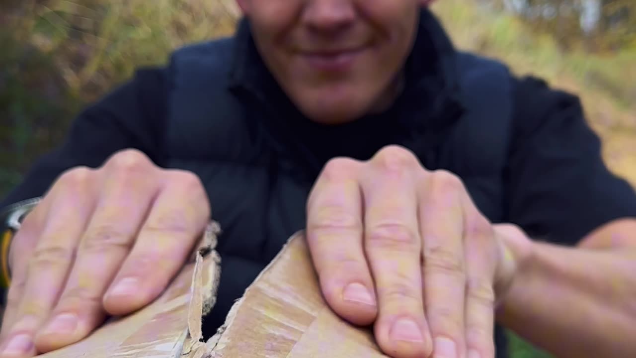 BOX WITH A SURPISE INSIDE😲