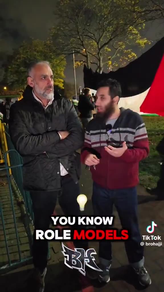 Another “man” suggesting violence, he’s not even hiding it but @metpoliceuk won’t find this ...