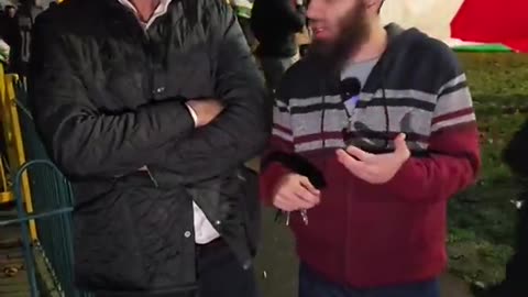 Another “man” suggesting violence, he’s not even hiding it but @metpoliceuk won’t find this ...