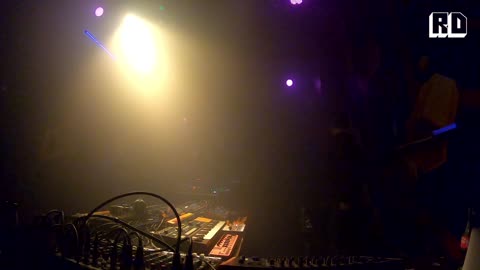 Peter Laser & Grit - Wolpop