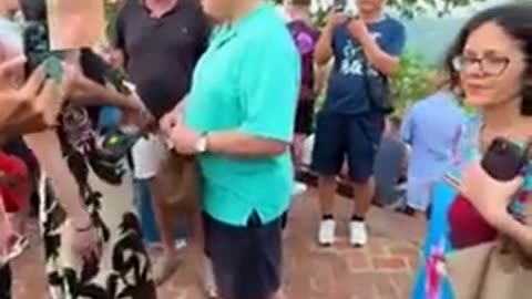 tourist freaks out on women at temple in Thailand