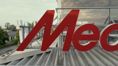 Empowering MediaMarkt to offer a seamless retail experience | Samsung