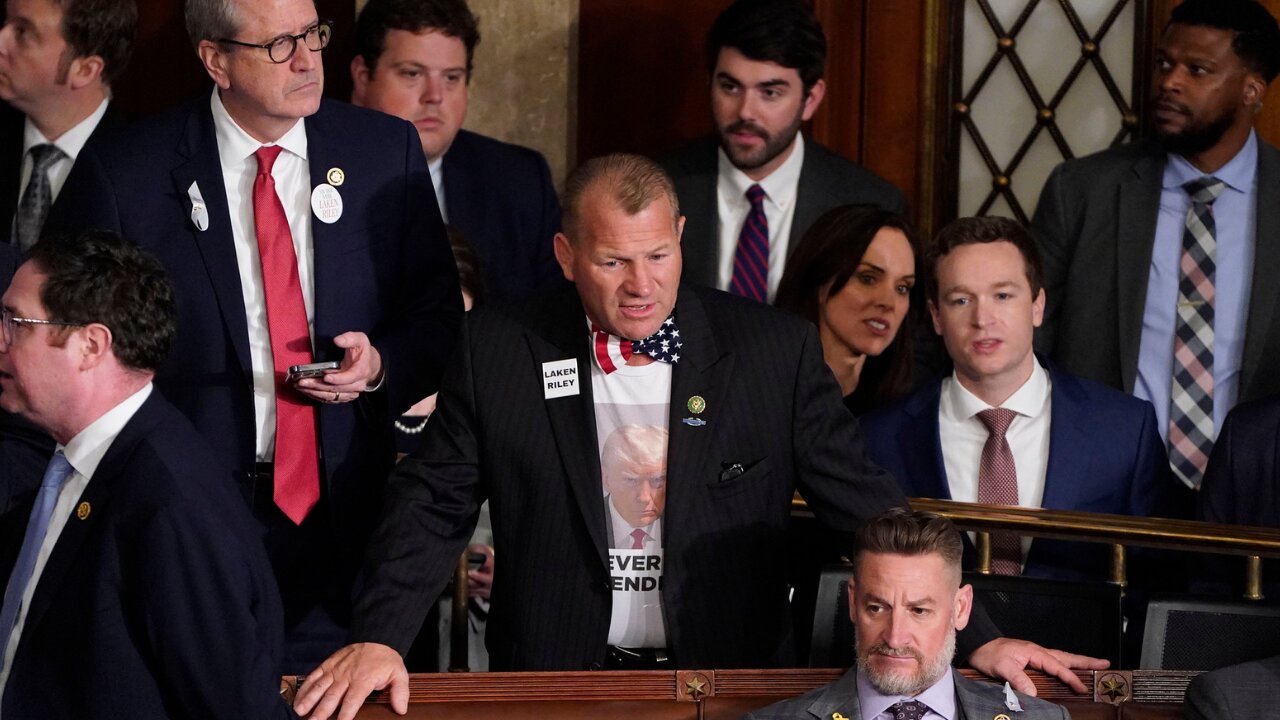 MAGA Congressman Calls Trump Out of the Blue, Makes Stunning Announcement