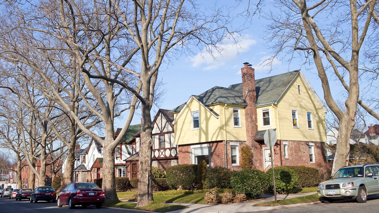 Auburndale in Queens, NY Walking Tour