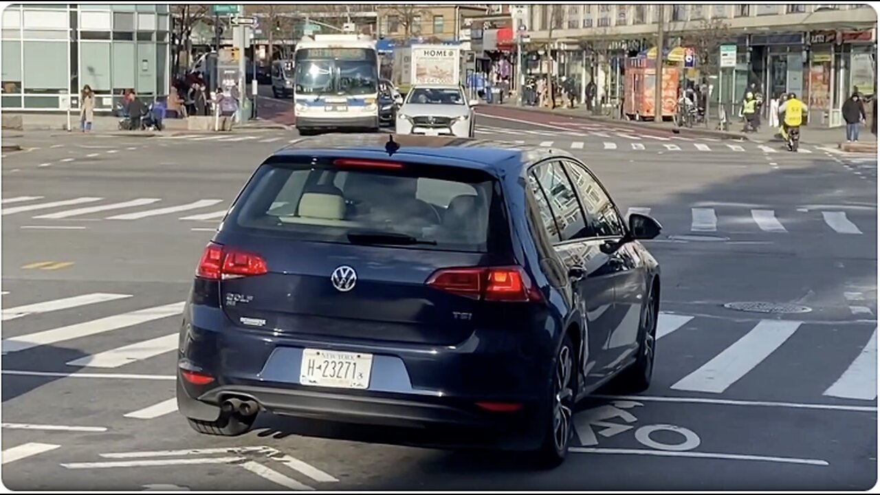 Not in service Q59 MTA Citybus Driving Pass Grand Ave