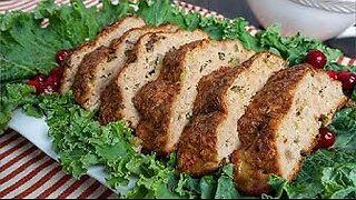 This Turkey Meatloaf Tastes Just Like Thanksgiving Dinner — A Must Try!