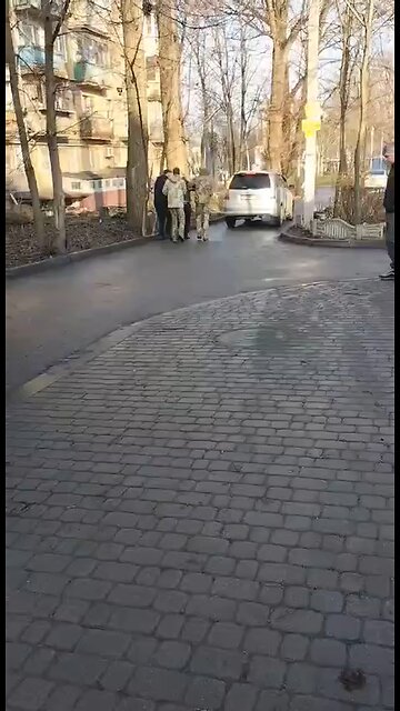 🇺🇦More videos of forced mobilization in Ukraine.