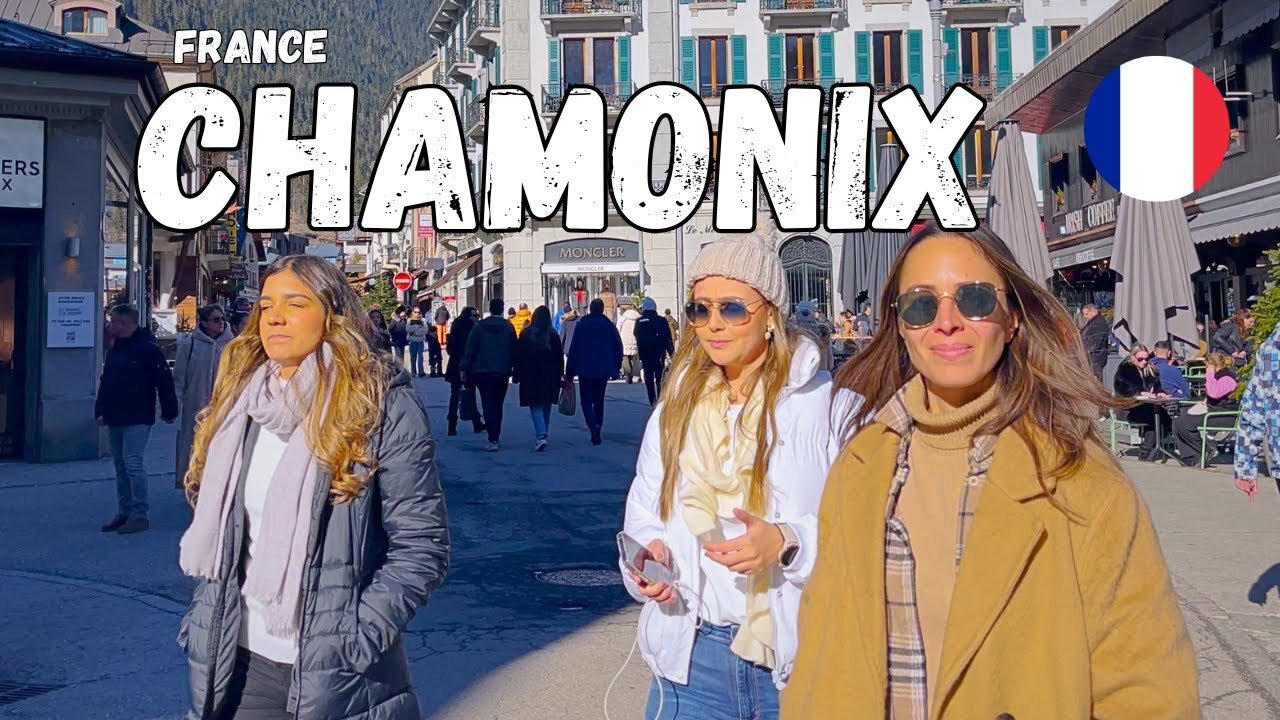 MONT BLANC´S crowded town⛷️Walking City Tour 🚡 FRANCE | 4K HDR