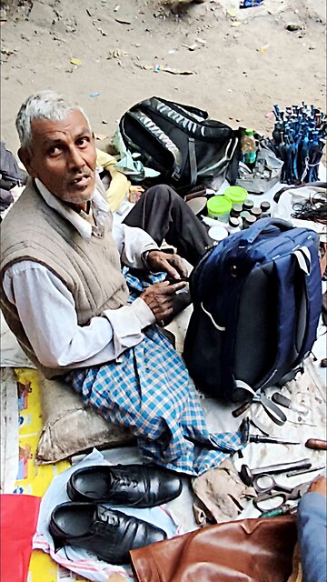 ✨ Old Bag, New Chain: Tailor Repair Magic #RepairReels#DIYFix