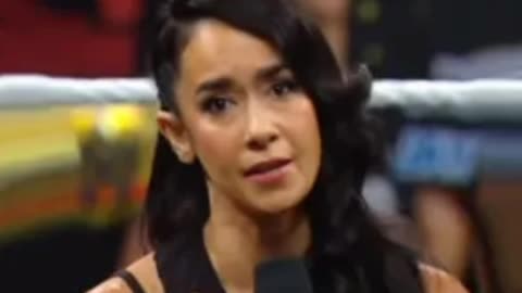 AJ Lee Offers Becky Lynch a Free Punch: A Moment That Shook the Wrestling World**