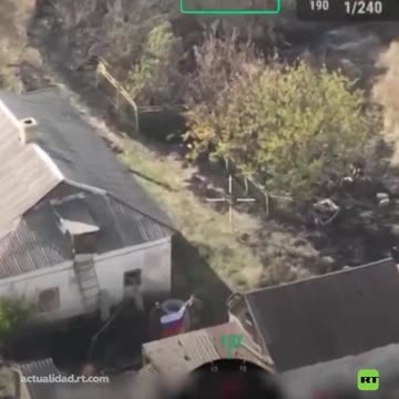 Combatientes rusos liberan una localidad de Zaporozhie e izan su bandera