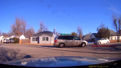 SUV Driver Forgets to Strap Down Ladder